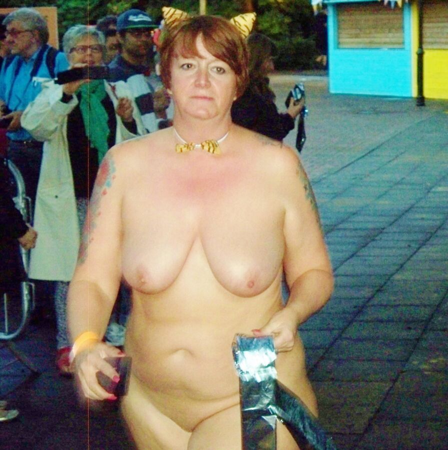 Free porn pics of London Zoo naked sluts 19 of 42 pics