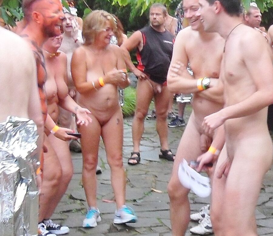 Free porn pics of London Zoo naked sluts 24 of 42 pics