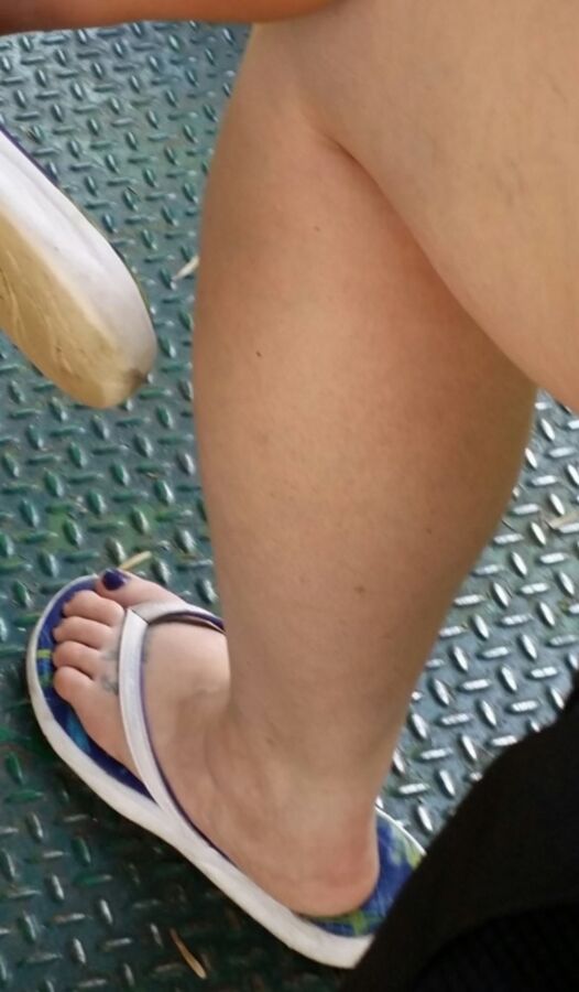 Free porn pics of feet and legs 2 of 17 pics