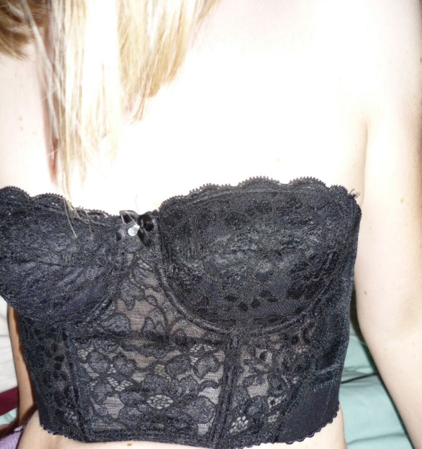 Free porn pics of Time to get theses tits out this BLACK CORSET BRA 3 of 12 pics