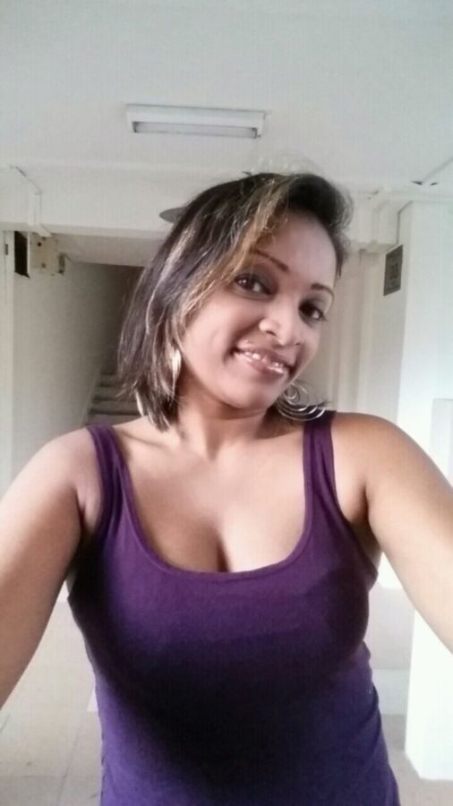 Free porn pics of my sexy indian gf 4 of 5 pics