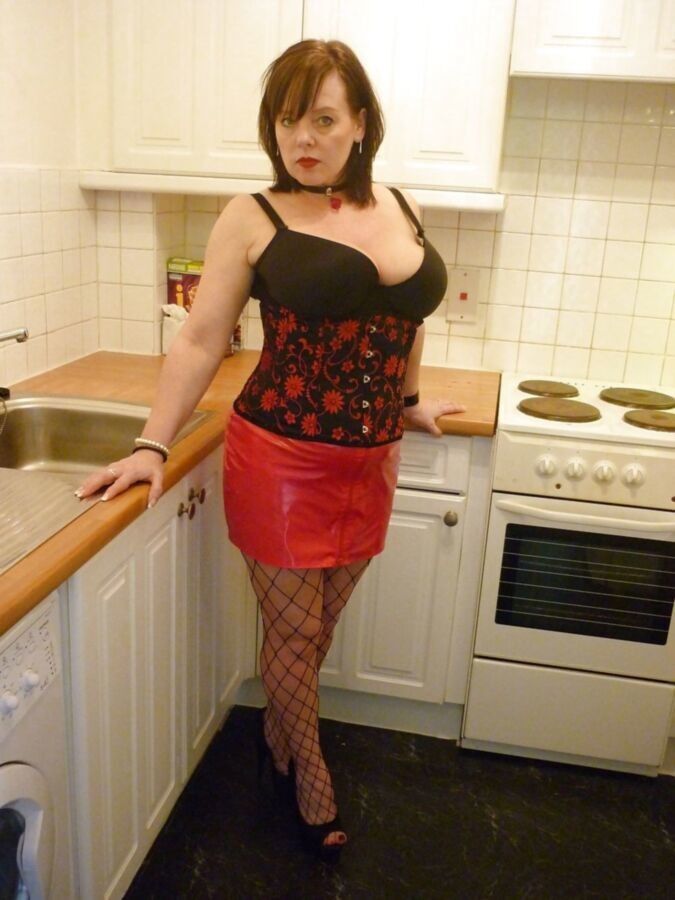 Free porn pics of British prostitute, Dawn (or Donna) 24 of 75 pics