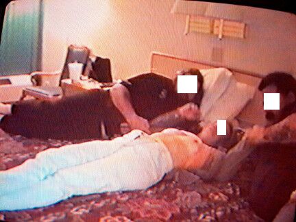 Free porn pics of threesome at motel, hubby home with kids 9 of 128 pics