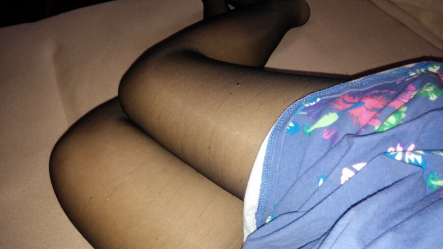 Free porn pics of Bitch send me her pantyhose pics for money 21 of 29 pics