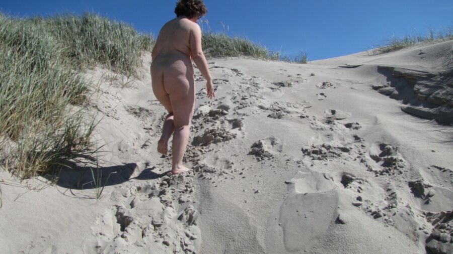 Free porn pics of Posing at the beach 11 of 18 pics