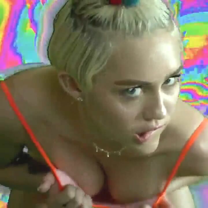 Free porn pics of Miley Cyrus sexy Vidoe Caps 21 of 32 pics