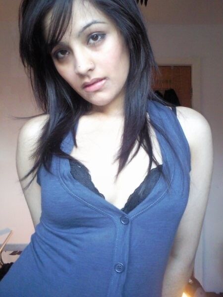 Free porn pics of Sexy Indian Girl Exposing 1 of 20 pics