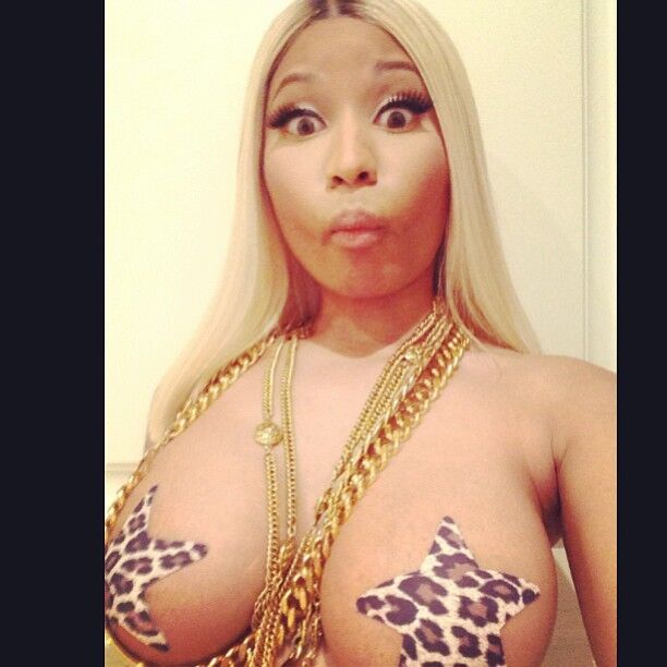 Free porn pics of Nicki Minaj and her amazing big boobs 1 of 70 pics