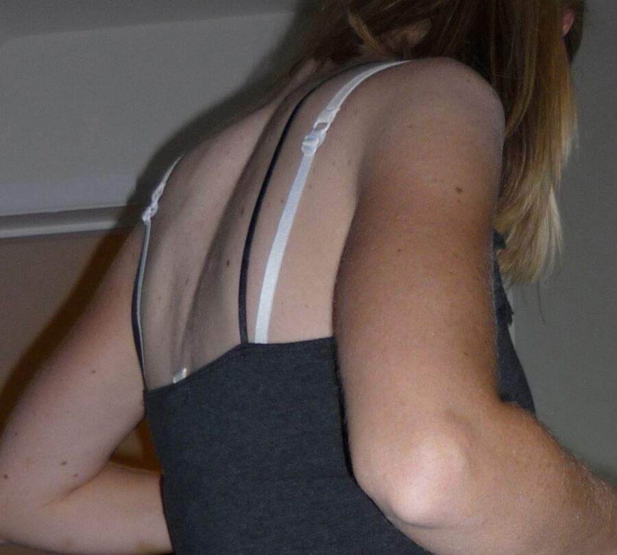 Free porn pics of Nice little pointers to play with 3 of 17 pics