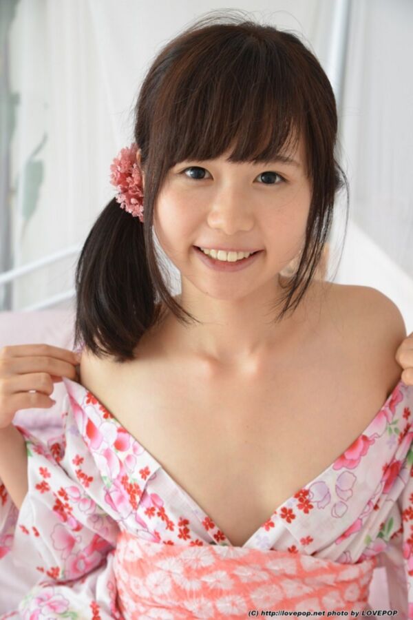 Free porn pics of Or would you prefer this young japanese in traditionnal kimono ? 14 of 66 pics
